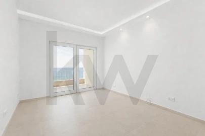 Apartamento T2 para Venda em Carcavelos e Parede
