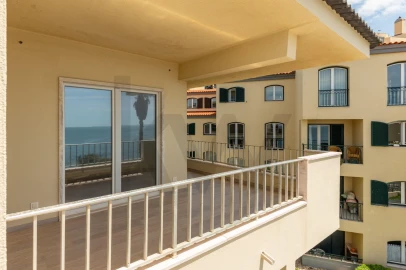 Apartamento T2 para Venda em Carcavelos e Parede