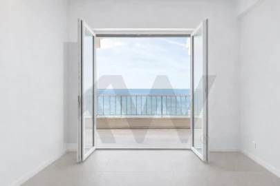 Apartamento T2 para Venda em Carcavelos e Parede