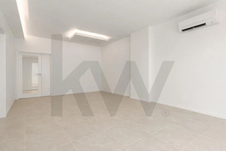 Apartamento T2 para Venda em Carcavelos e Parede Foto 20