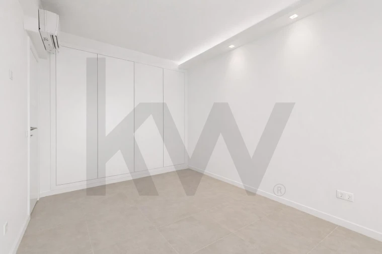 Apartamento T2 para Venda em Carcavelos e Parede Foto 5