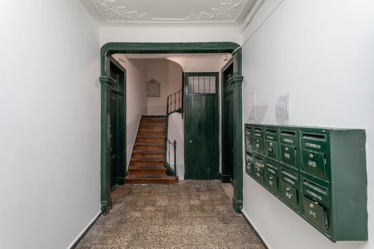 Apartamento T1 para Venda em Misericórdia Foto 3