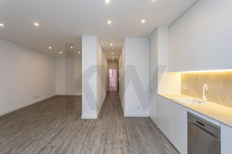 Apartamento T1 para Venda em Misericórdia Foto 24