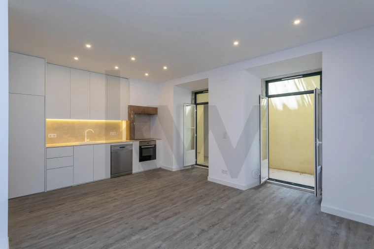 Apartamento T1 para Venda em Misericórdia Foto 23