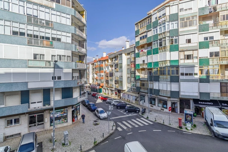 Apartamento T2 para Venda em Alfragide Foto 20