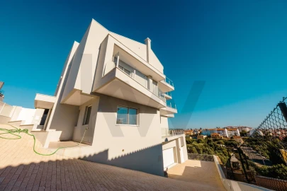 Moradia T4 para Arrendamento em São Domingos de Rana