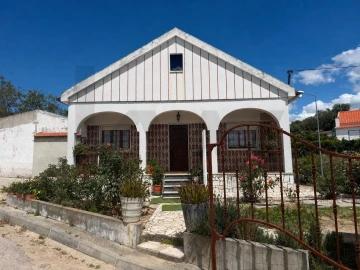 Terreno para Venda em Santa Maria do Castelo e Santiago e Santa Susana