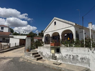 Terreno para Venda em Santa Maria do Castelo e Santiago e Santa Susana