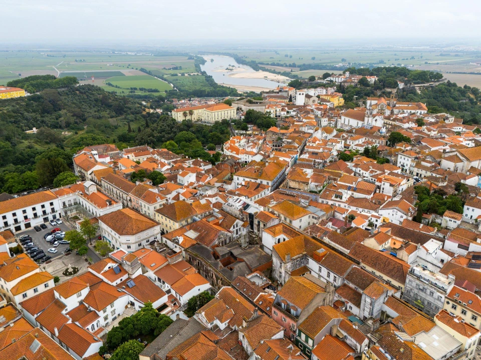 Prédio para Venda em Romeira e Várzea Foto 30
