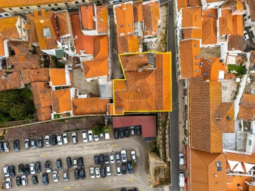 Prédio para Venda em Romeira e Várzea