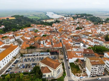 Prédio para Venda em Romeira e Várzea