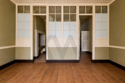 Prédio para Venda em Romeira e Várzea