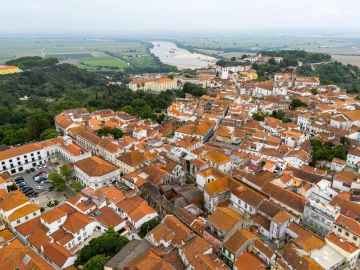 Prédio para Venda em Romeira e Várzea