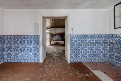 Prédio para Venda em Romeira e Várzea