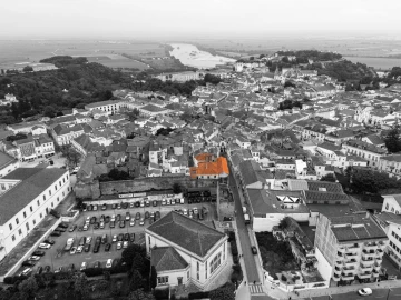 Prédio para Venda em Romeira e Várzea
