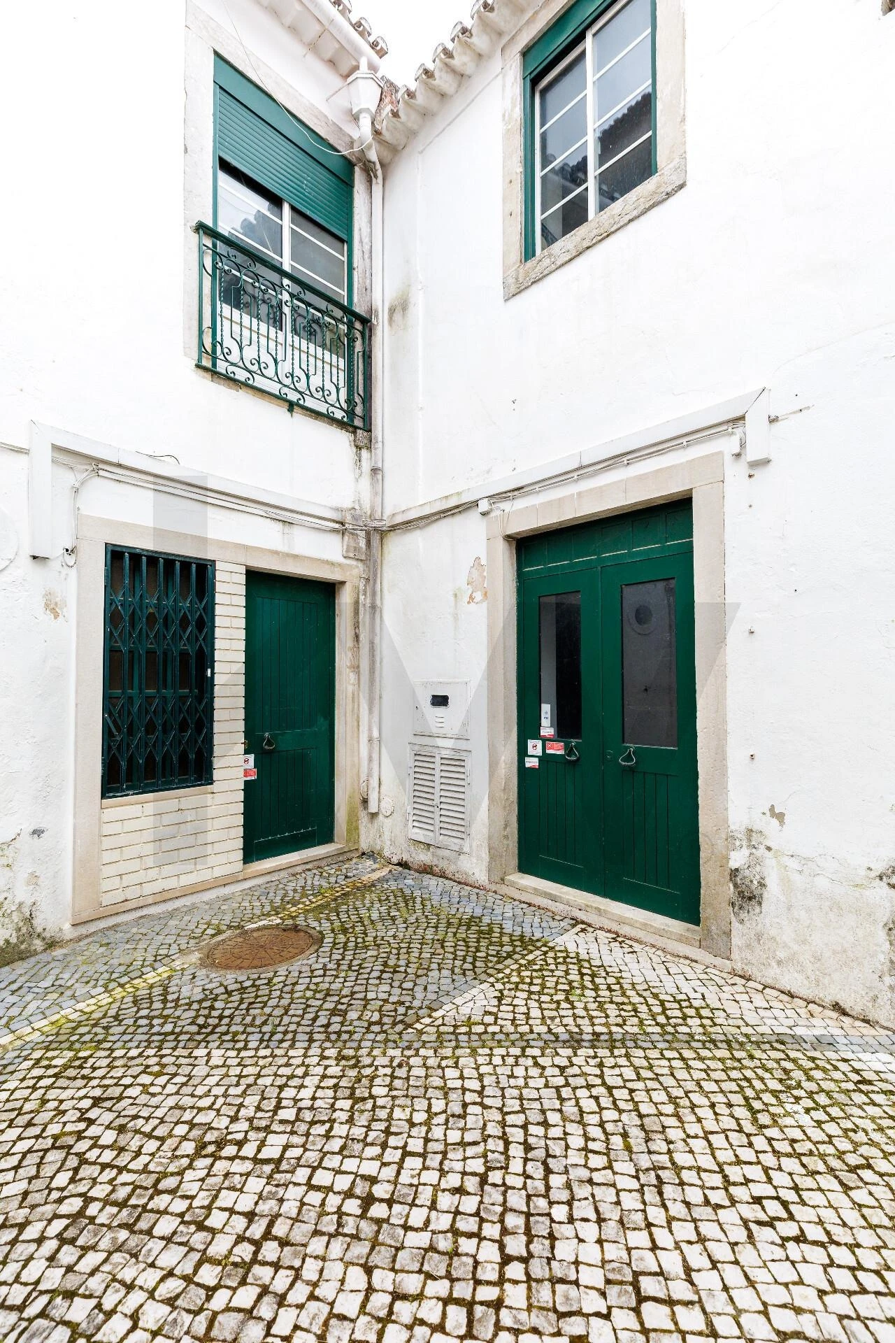 Prédio para Venda em Romeira e Várzea Foto 27