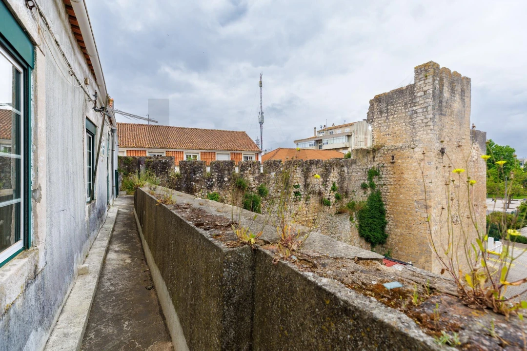 Prédio para Venda em Romeira e Várzea Foto 22