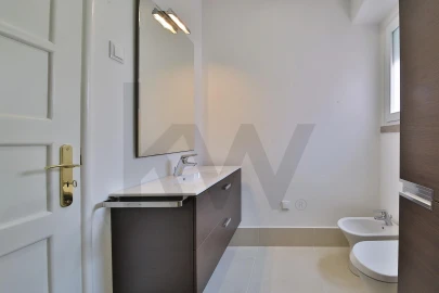 Apartamento T4 para Arrendamento em Avenidas Novas