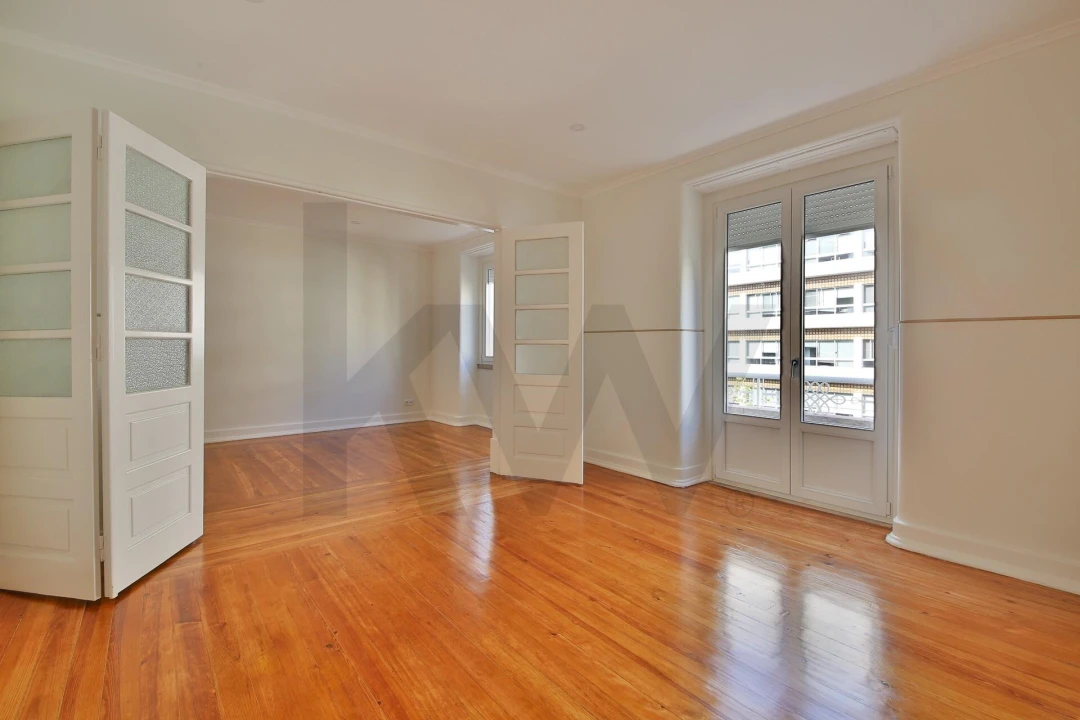 Apartamento T4 para Arrendamento em Avenidas Novas Foto 1