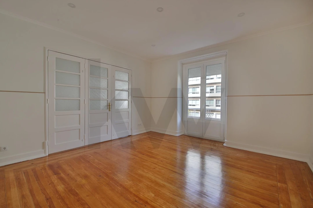 Apartamento T4 para Arrendamento em Avenidas Novas Foto 7