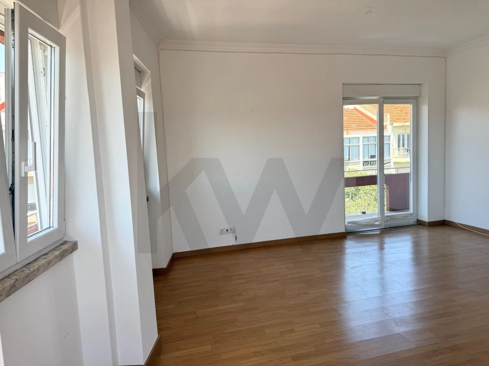 Apartamento T3 para Arrendamento em Alcantara Foto 3