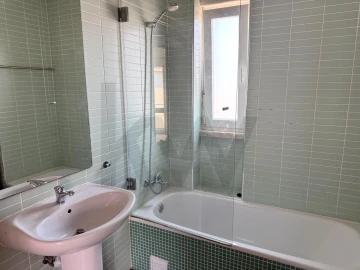 Apartamento T3 para Arrendamento em Alcantara