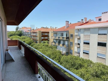 Apartamento T3 para Arrendamento em Alcantara
