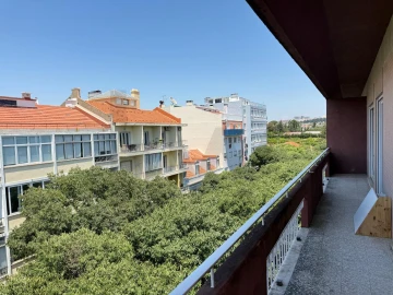 Apartamento T3 para Arrendamento em Alcantara