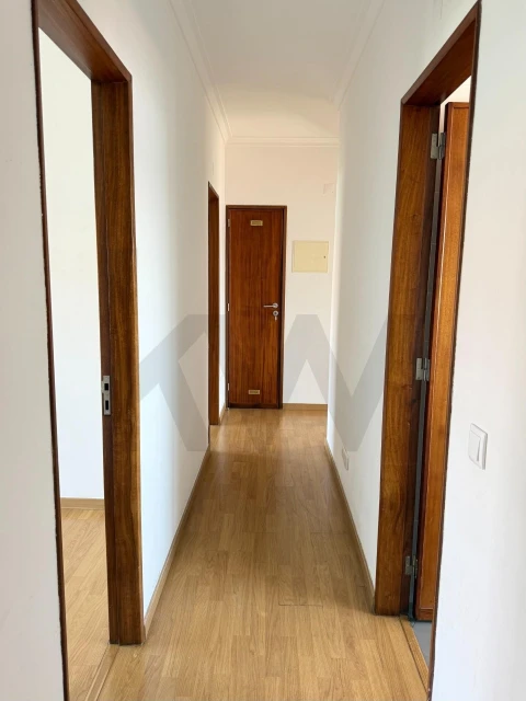 Apartamento T3 para Arrendamento em Alcantara