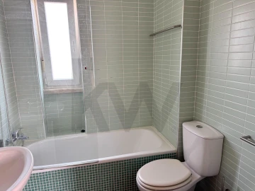 Apartamento T3 para Arrendamento em Alcantara