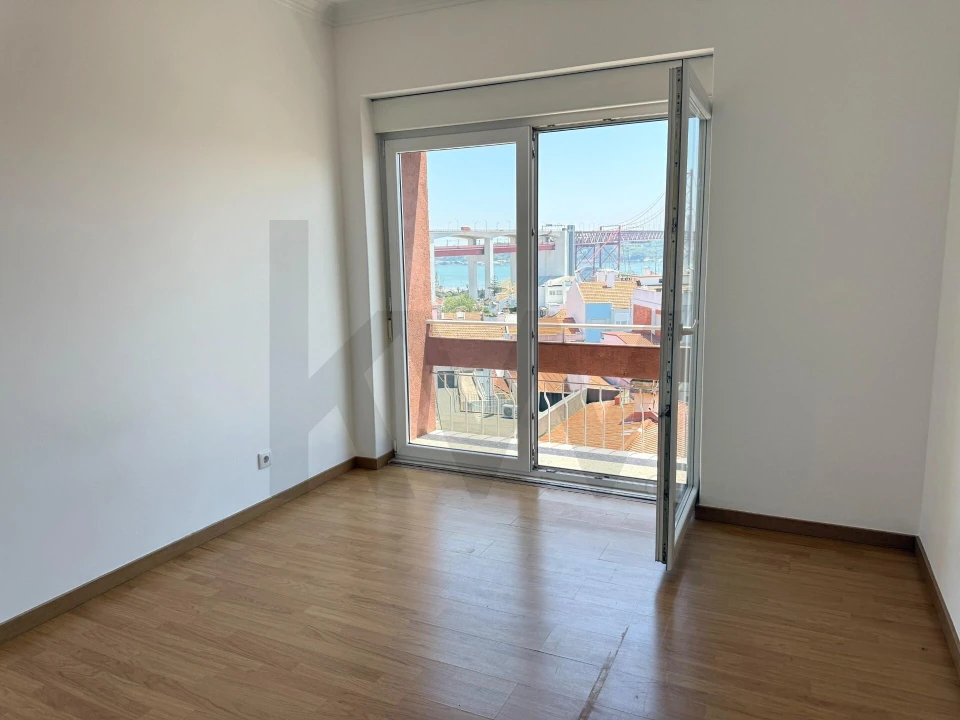 Apartamento T3 para Arrendamento em Alcantara Foto 33