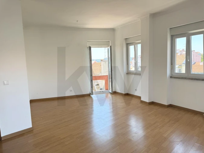 Apartamento T3 para Arrendamento em Alcantara Foto 4