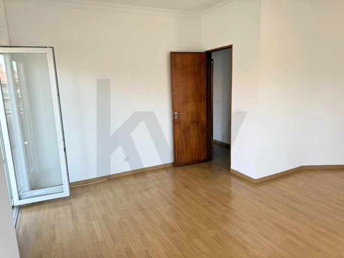 Apartamento T3 para Arrendamento em Alcantara Foto 10