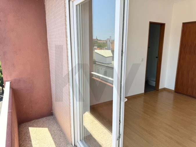 Apartamento T3 para Arrendamento em Alcantara Foto 39
