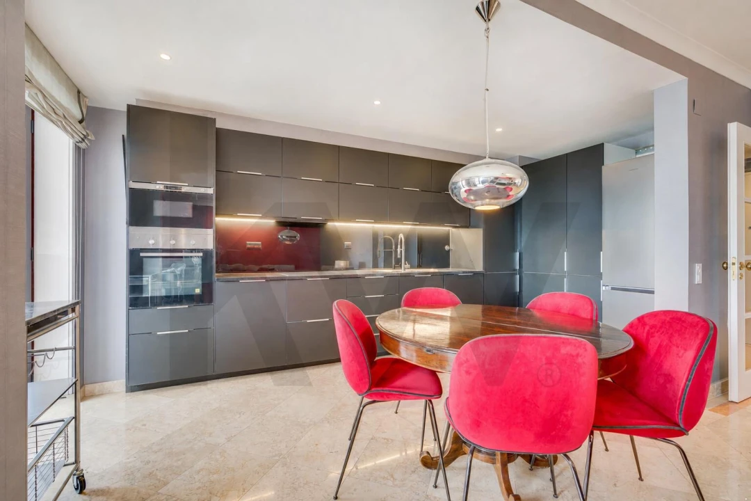Apartamento T3 para Arrendamento em São Domingos de Benfica Foto 8