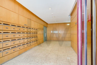 Apartamento T3 para Arrendamento em São Domingos de Benfica