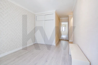 Apartamento T3 para Arrendamento em São Domingos de Benfica