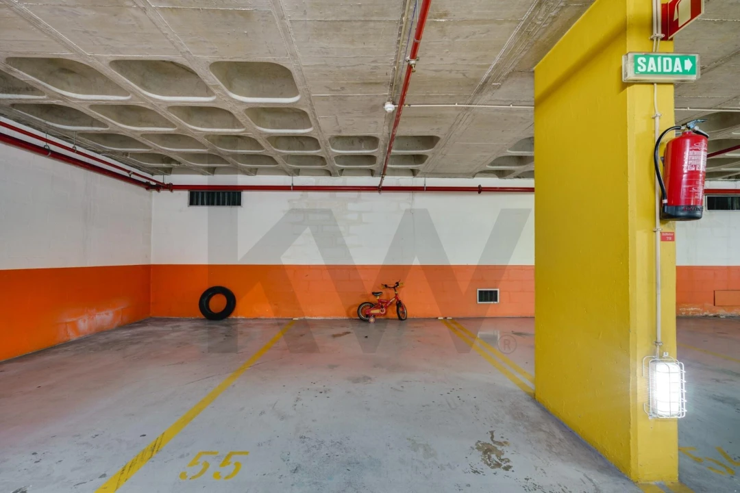 Apartamento T3 para Arrendamento em São Domingos de Benfica Foto 36