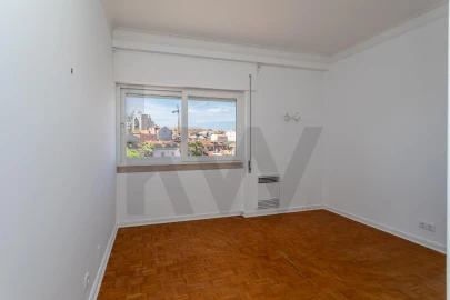 Apartamento T5 para Arrendamento em Estrela