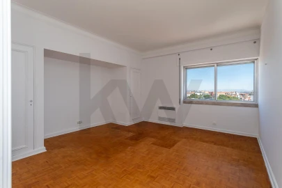 Apartamento T5 para Arrendamento em Estrela