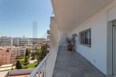 Apartamento T5 para Arrendamento em Estrela