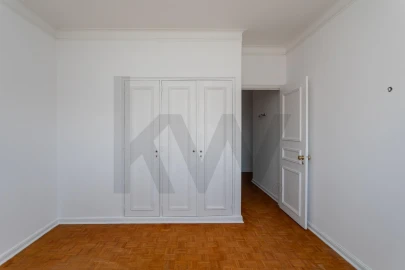 Apartamento T5 para Arrendamento em Estrela