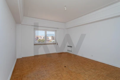 Apartamento T5 para Arrendamento em Estrela