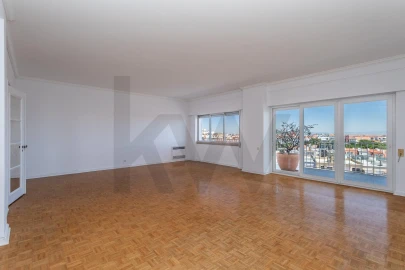 Apartamento T5 para Arrendamento em Estrela