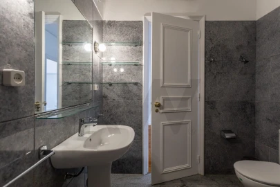 Apartamento T5 para Arrendamento em Estrela