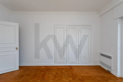 Apartamento T5 para Arrendamento em Estrela