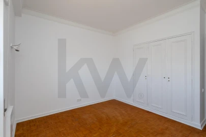 Apartamento T5 para Arrendamento em Estrela