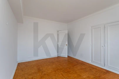 Apartamento T5 para Arrendamento em Estrela