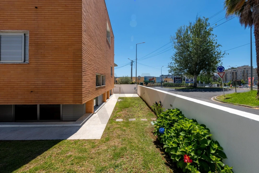 Moradia T3 para Venda em Loures Foto 40