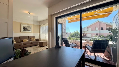 Apartamento T1 para Arrendamento em Aldoar, Foz do Douro e Nevogilde